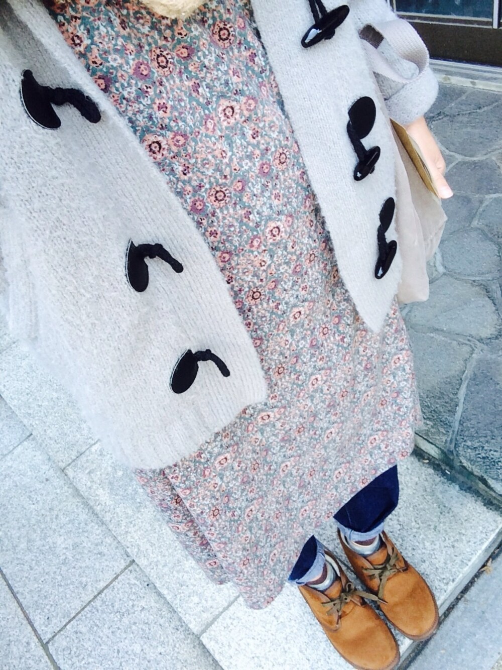 「LEPSIMのアイテム（その他アウター、グレー系）」を使った、hachi.さん（レディース・157cm）の冬コーディネートの1枚目の写真