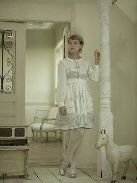 「シルバーサンダル」｜野村仁美さん（レディース・162cm）の秋コーディネート