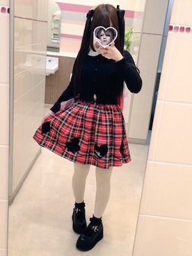 「DearMyLove（ディアマイラブ）のハートフリル刺繍ブラウス」を使った、𝓴さん（レディース・160cm）の冬コーディネート