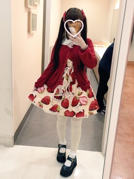 「DearMyLove（ディアマイラブ）のハートフリル刺繍ブラウス」を使った、𝓴さん（レディース・160cm）の冬コーディネート