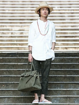 「カーキ×ホワイト」｜「アイテム（サンダル）」を使った、nano・universe men's STAFFさん（メンズ・171cm）の春コーディネート