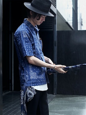 「アイテム（マフラー）」を使った、nano・universe men's STAFFさん（メンズ・171cm）の夏コーディネート