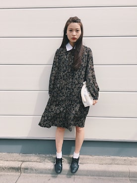 「mame（マメ）のアイテム（バッグ）」を使った、三橋栄香さん（レディース・155cm）の春コーディネート