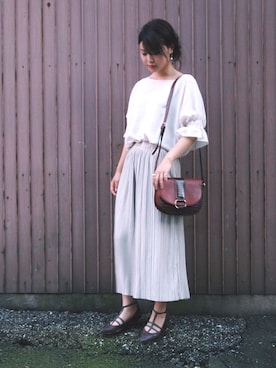 「OSMOSIS（オズモーシス）のアイテム」を使った、三橋栄香さん（レディース・155cm）の夏コーディネート