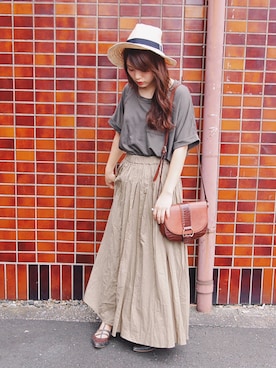 「OSMOSIS（オズモーシス）のアイテム」を使った、三橋栄香さん（レディース・155cm）の夏コーディネート