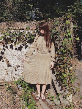 「OSMOSIS（オズモーシス）のアイテム」を使った、三橋栄香さん（レディース・155cm）の秋コーディネート