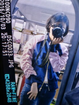 「Handmade（ハンドメイド）のアイテム（スタジャン）」を使った、林敏さん（レディース・163cm）の秋コーディネート