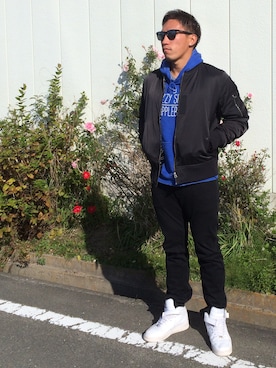 「blue」｜「アイテム（ブルゾン）」を使った、SEIJIさん（メンズ・177cm）の秋コーディネート