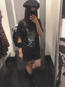 「NEVER TRUST（ネバートラスト）のアイテム（キャスケット）」を使った、糸冬さん（レディース・162cm）の秋コーディネート