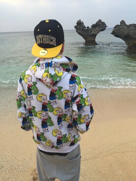 「JOYRICH（ジョイリッチ）のアイテム（パーカー、ホワイト系）」を使った、Homare kanefukuさん（メンズ・174cm）の春コーディネート