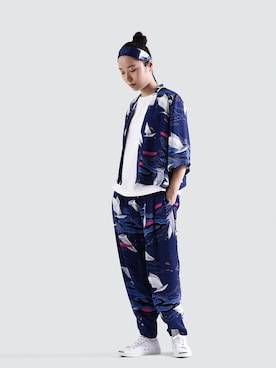 「MCHA 15 S/S Birds under the stars. （チノパンツ、ブルー系）」を使った、Nicooyoさん（レディース）の夏コーディネート