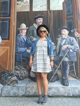 Anna Claire Hodgeさんのコーディネート