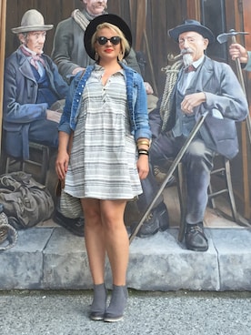 Anna Claire Hodgeさんのコーディネート