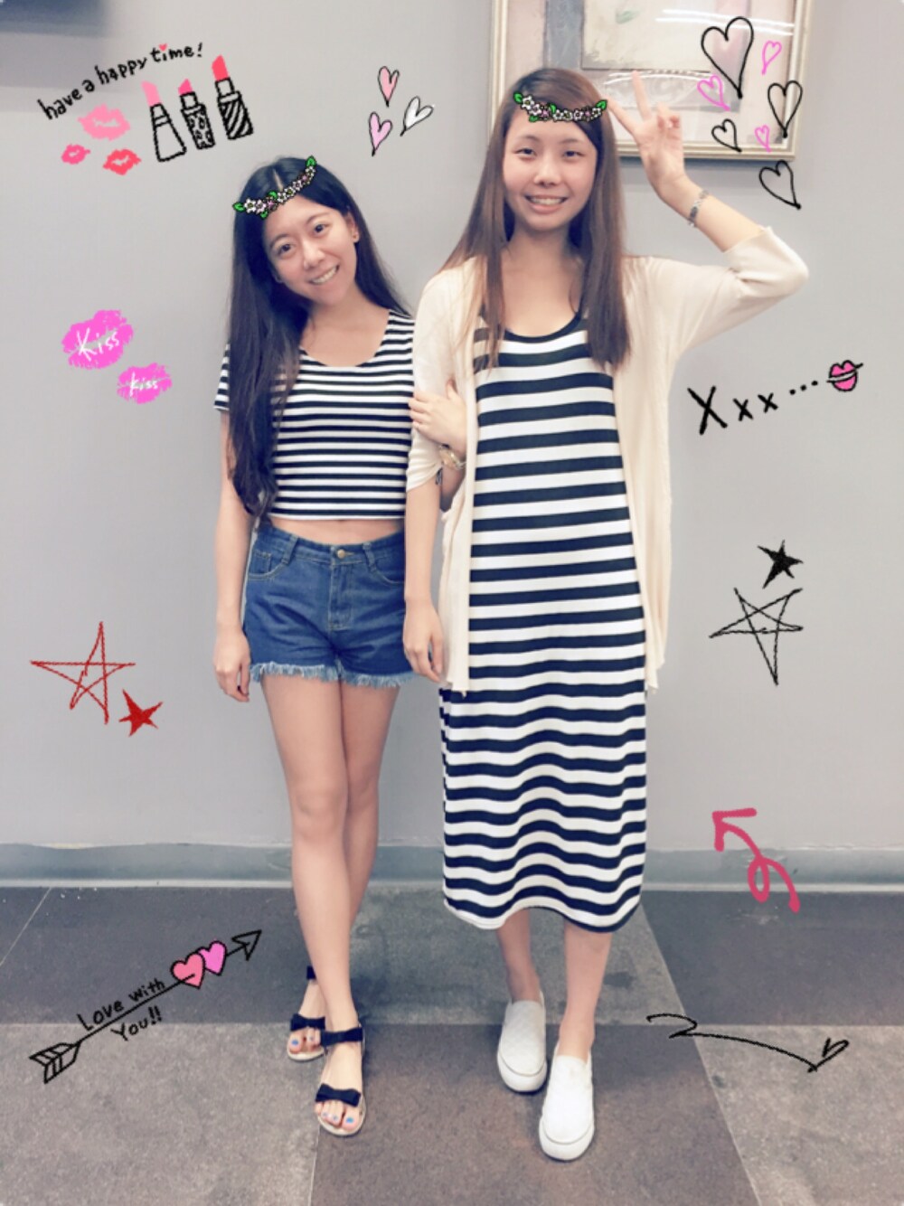 「NCCU、政治大學、crime_scene #crimescene、stripe、條紋、條紋上衣、閨蜜」｜「Miu Starのアイテム（Tシャツ/カットソー、ブラック系）」を使った、Vina*さん（レディース・164cm）の秋コーディネートの1枚目の写真
