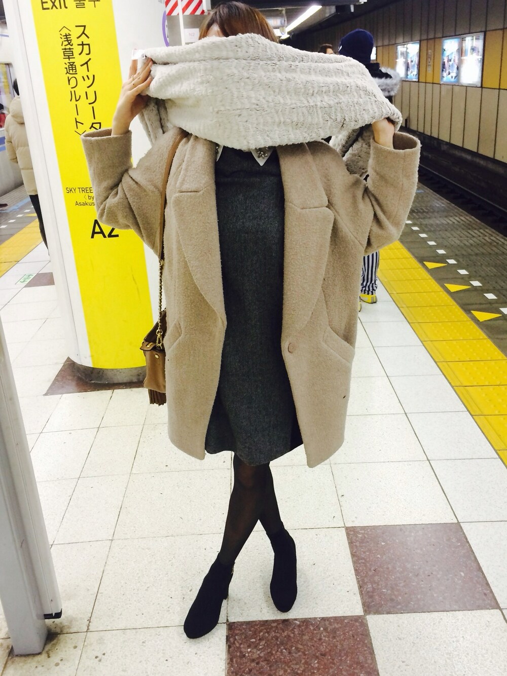 「大人」｜「ESPERANZAのESPERANZA(エスペランサ) ワンストラップラウンドトゥパンプス（パンプス、ブラック系）」を使った、hanchaさん（レディース・156cm）の冬コーディネートの1枚目の写真
