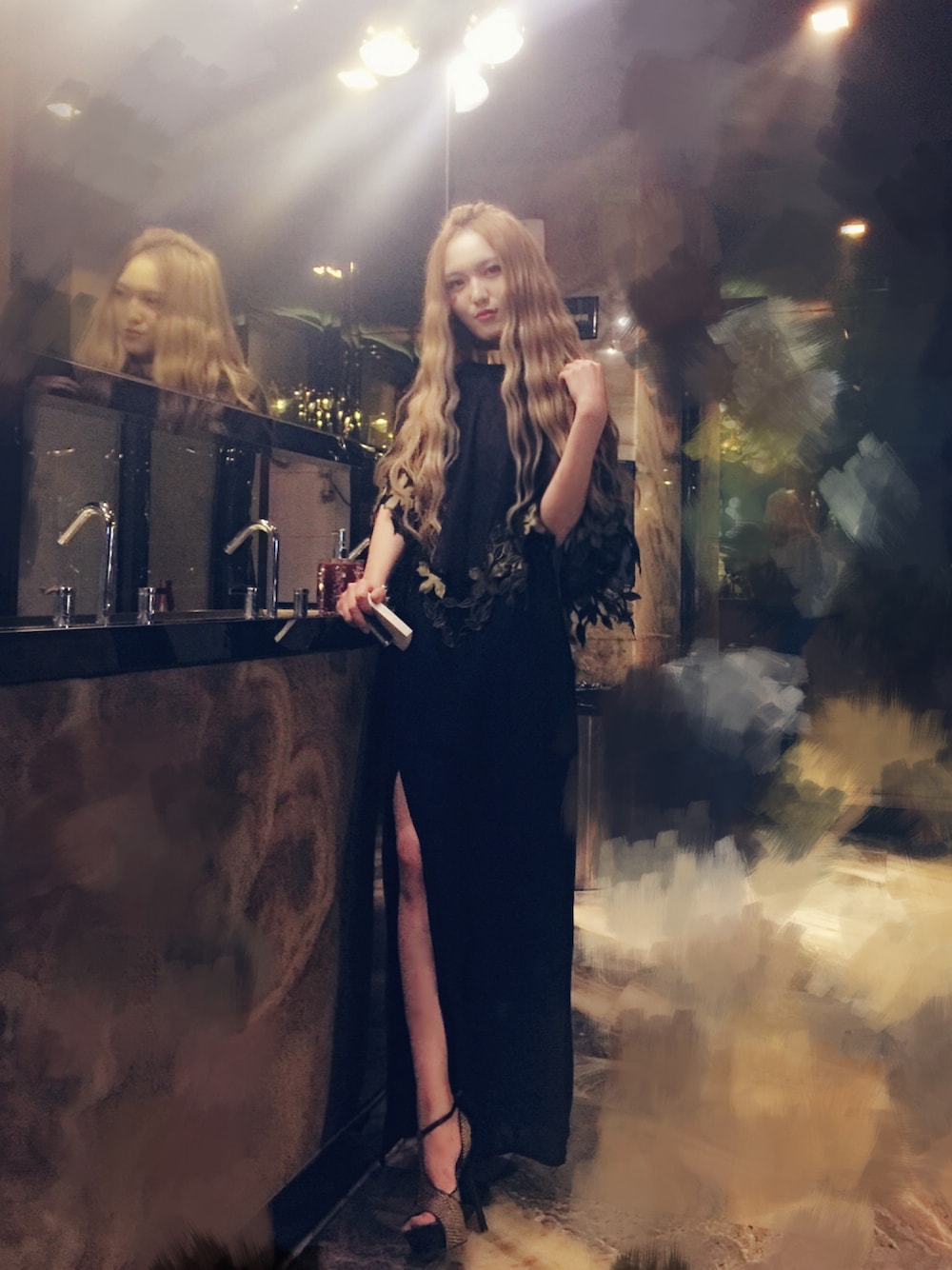 「nanjing」｜「Keepsakeのアイテム（ドレス、ブルー系）」を使った、david boyweedさん（レディース・166cm）の冬コーディネートの1枚目の写真