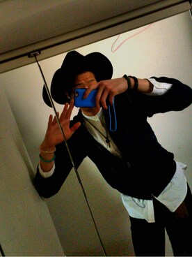 モノトーンたまらんさんのコーディネート