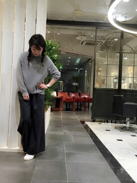 「白いスニーカー」｜「アイテム（腕時計）」を使った、MINX河野 沙耶佳さん（レディース・154cm）の秋コーディネート