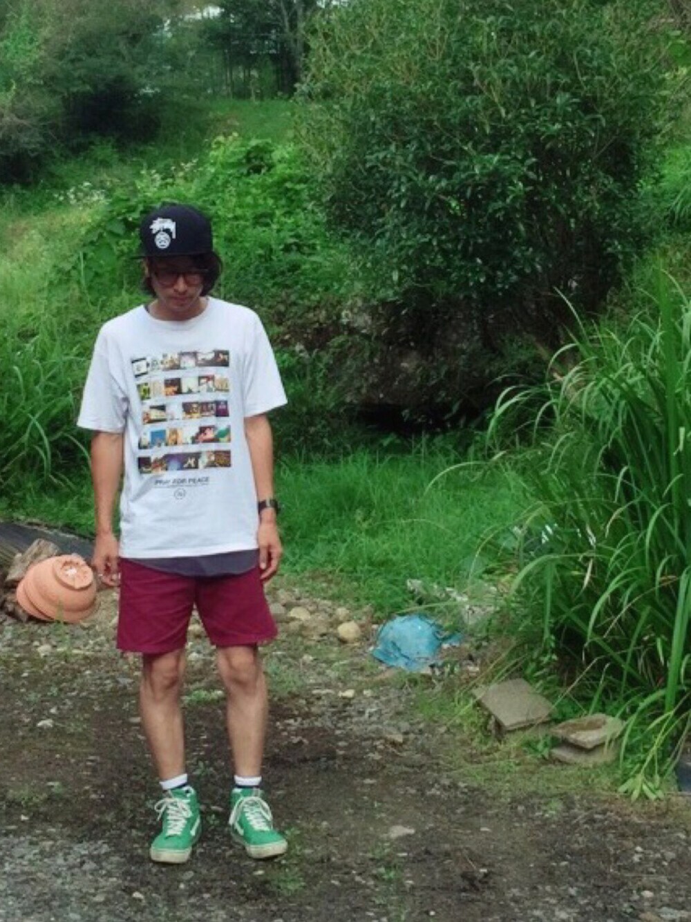 「夏コーデ、キャップ、VANS、ショーツ、Tシャツ」｜「70th PEACE T-Shirtsの70th PEACE T-Shirts（Tシャツ/カットソー、ホワイト系）」を使った、kazzzzさん（メンズ・169cm）の夏コーディネートの1枚目の写真