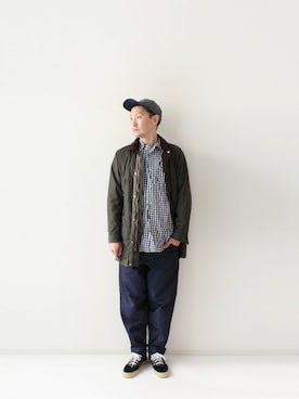 「LOOK AT US」｜「アイテム（チノパンツ）」を使った、LOOK AT USさん（メンズ・174cm）の春コーディネート