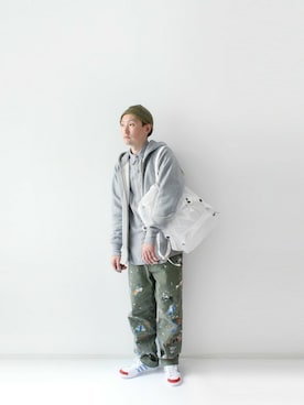 「LOOK AT US」｜LOOK AT USさん（メンズ・174cm）の春コーディネート