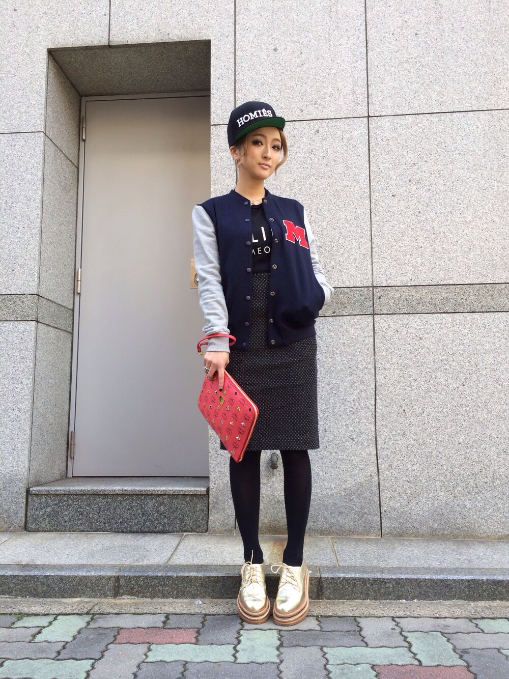 「CAP、ペンシルスカート、春アウター」｜「L.H.PのLHP/エルエイチピー/SUGARROSE/シュガーローズ/Wappen　Award Jacket（スタジャン、ブルー系）」を使った、hanae maruiさん（レディース・155cm）の冬コーディネートの1枚目の写真