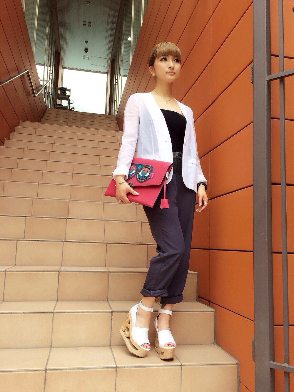 「LHP、MM6、シースルー、白ジャケット、JEFFREY CAMPBELL、LHP名古屋」｜「L.H.PのLHP/エルエイチピー/MCM/エムシーエム/LHP限定　CRAIG&KARL　DOCUMENT CASE　FLAPTOP（クラッチバッグ、その他）」を使った、hanae maruiさん（レディース・155cm）の春コーディネートの1枚目の写真