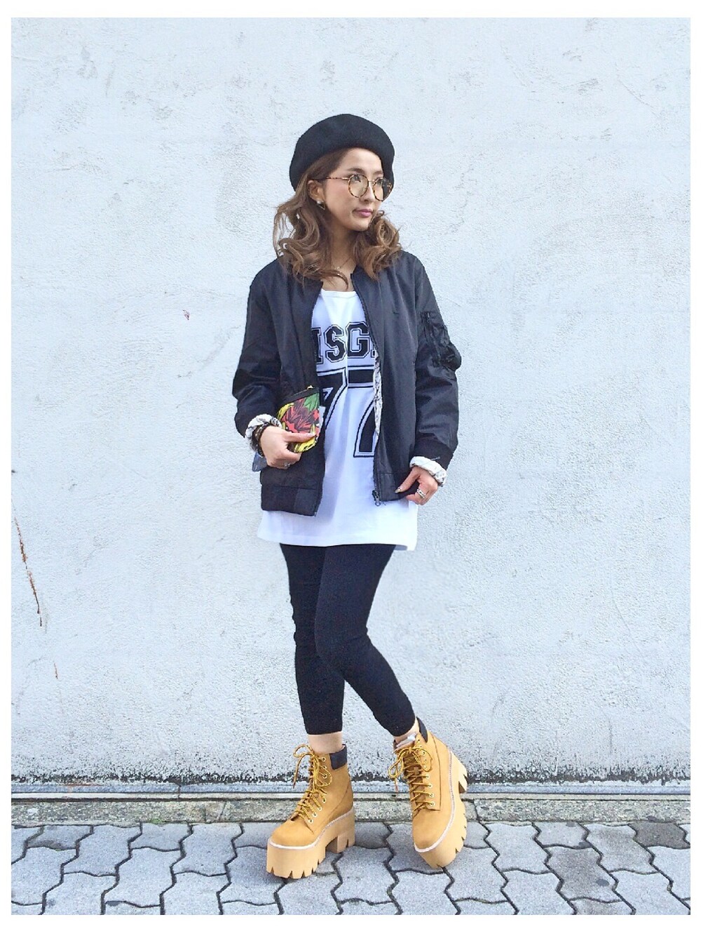 「ゆったりコーデ、スポーツミックス、MA1、MSGM、ベレー帽×メガネ、LHP」｜「L.H.PのLHP/エルエイチピー/WhiteLandBlackBurn/ホワイトランドブラックバーン/Marble Graphic Reversible MA-1（ミリタリージャケット、その他）」を使った、hanae maruiさん（レディース・155cm）の冬コーディネートの1枚目の写真
