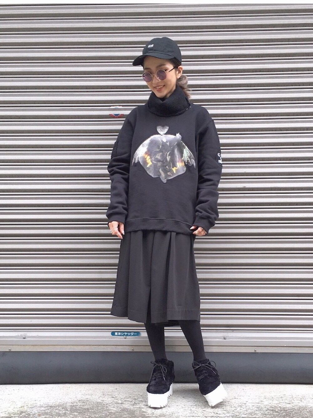 「秋冬、ブラックコーデ、モノトーン、LHP、スウェット、ラップパンツ」｜「MSGMのアイテム（スウェット、ブラック系）」を使った、hanae maruiさん（レディース・155cm）の冬コーディネートの1枚目の写真