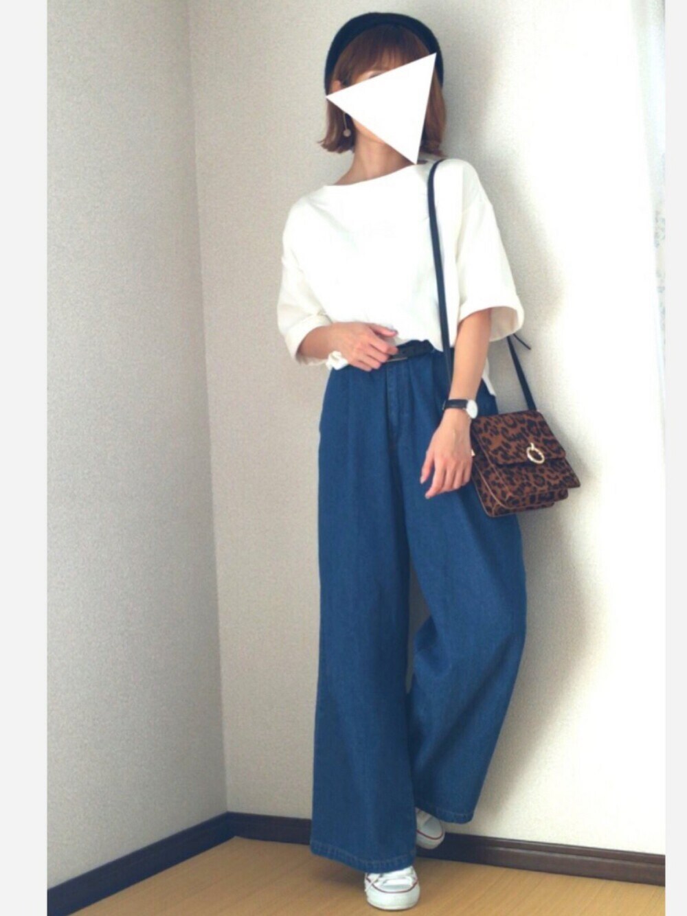 「休日スタイル、シンプルコーデ、denim、ootd、ワイドパンツ、ハイウエスト、プチプラ、ベレー帽」｜「select MOCAの【GISELe６月号掲載】【大人気】【デニムパンツランキング１位獲得】ハイウエストコットン デニムワイドパンツ（デニムパンツ、ブルー系）」を使った、yunさん（レディース・153cm）の秋コーディネートの1枚目の写真