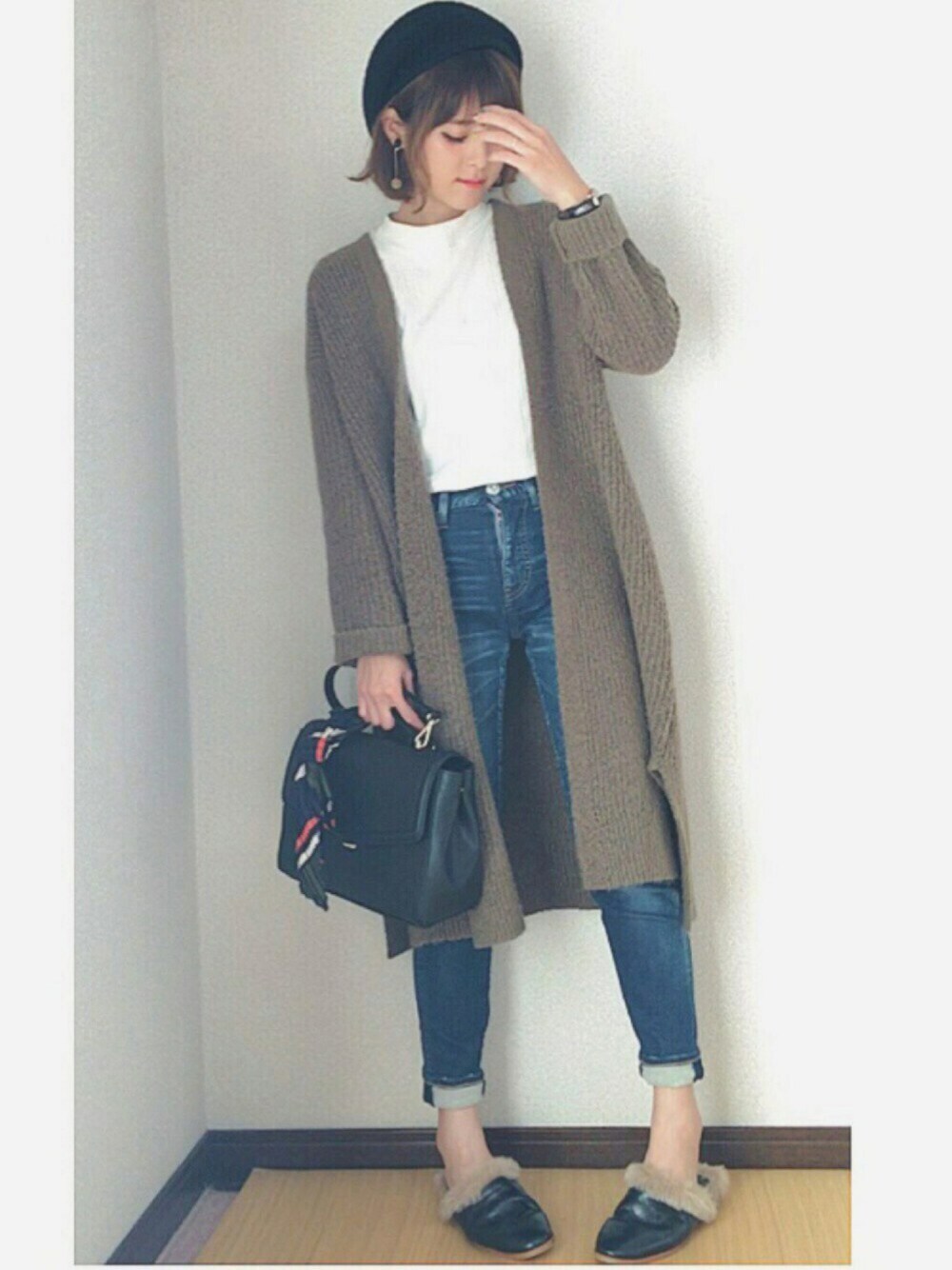 「シンプル、秋のコーデ、ラフ、デニム、コーディガン、オトナカジュアル、ベレー帽、プチプラ、GU」｜「MOUSSYのiSKO FFRELOADEDRegularStraight（デニムパンツ、ブルー系）」を使った、yunさん（レディース・153cm）の秋コーディネートの1枚目の写真