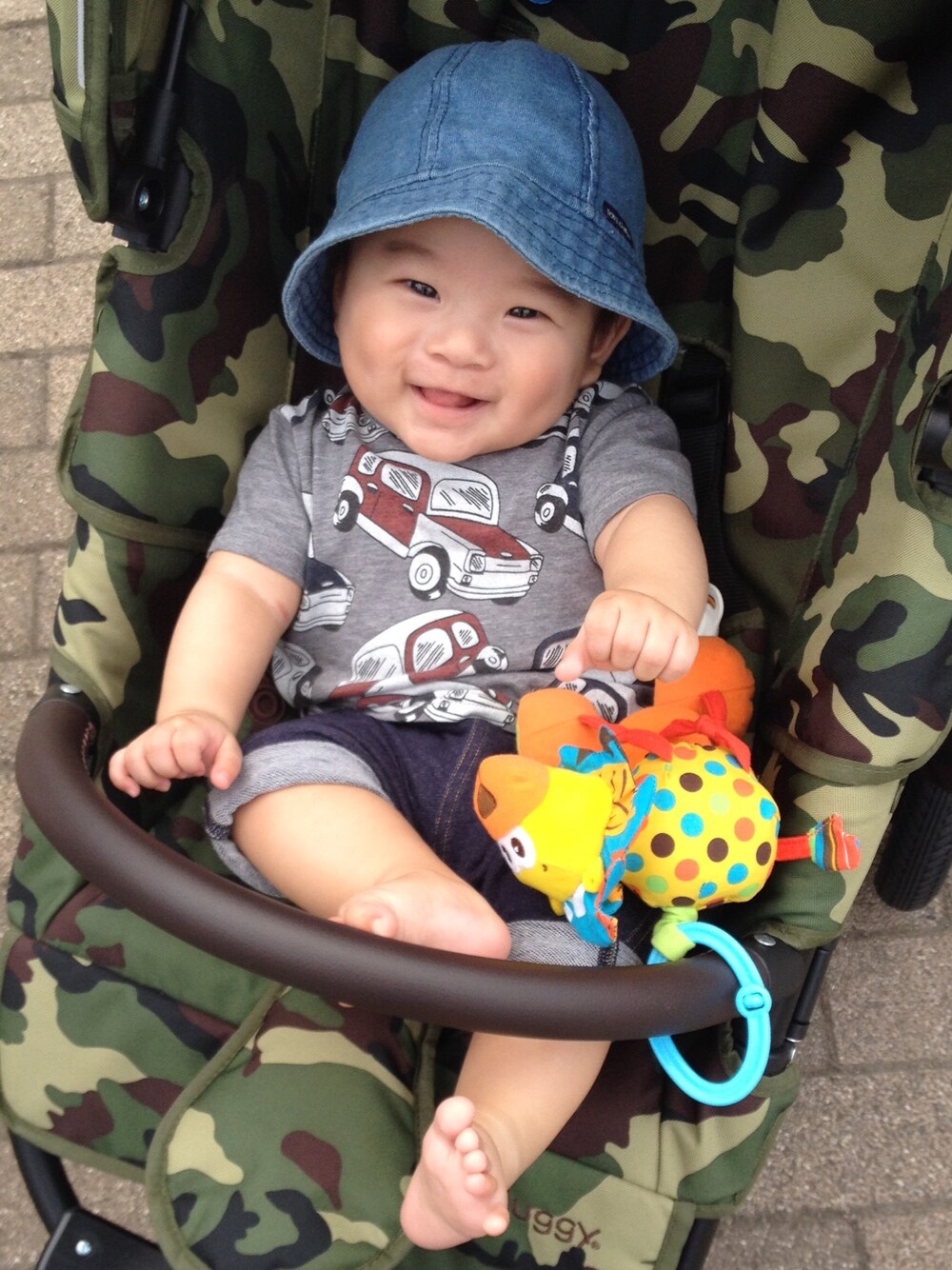 「baby boy、baby、boy、DOLCE&GABBANA、ベビー、男の子、UNIQLO、ユニクロ」｜「DOLCE&GABBANAのアイテム（ハット、ブルー系）」を使った、A.Y.Hさん（キッズ・60cm）の夏コーディネートの1枚目の写真
