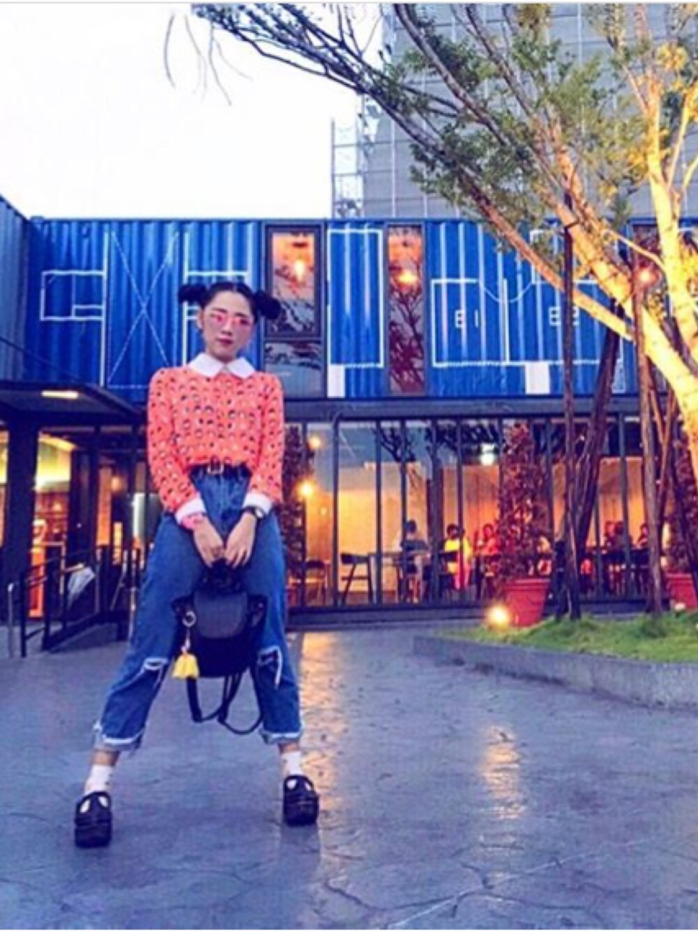 「PAZZOのアイテム（パンツ、ブルー系）」を使った、633さん（レディース・154cm）の秋コーディネートの1枚目の写真