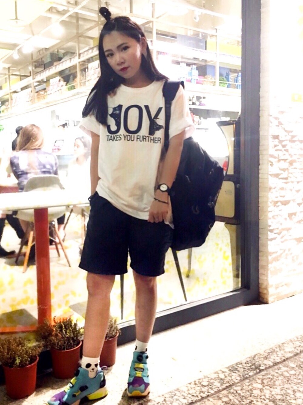 「JOYRICHのアイテム（シャツ/ブラウス、ホワイト系）」を使った、633さん（レディース・154cm）の秋コーディネートの1枚目の写真
