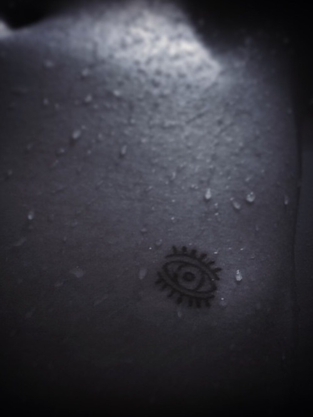 「evileye、eyesymbol、eviltattoo、tattoo、タトゥー、eye、目、魔除け」｜「不明のアイテム（その他、ブラウン系）」を使った、enne..さん（レディース・159cm）の冬コーディネートの1枚目の写真