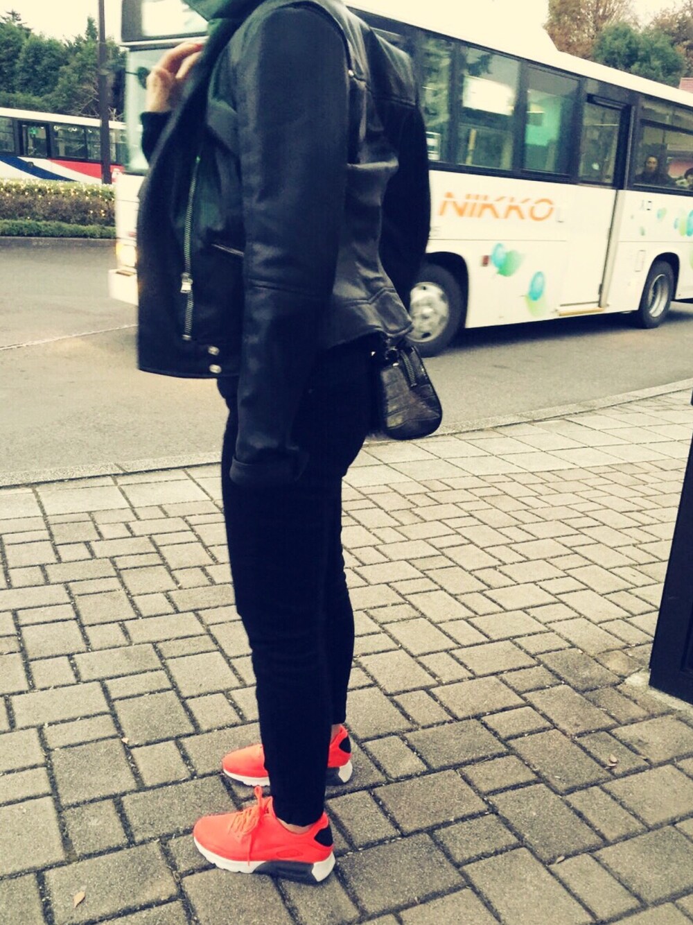 「black、NIKEAIRMAX、airmax、AIRMAX90、黒コーデ、ライダース、手作り、ZARAbasic、ZARA、黒」｜「NIKEのアイテム（スニーカー、レッド系）」を使った、enne..さん（レディース・158cm）の秋コーディネートの1枚目の写真