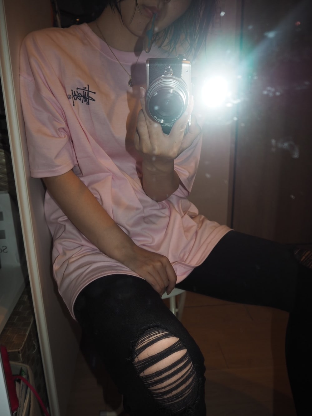 「pink、ピンク、stussy、stussy women、ストゥーシー、ZARA、BigT、ダメージスキニー、black」｜「Stussy WomenのBig Basic Logo Tee（Tシャツ/カットソー、ピンク系）」を使った、enne..さん（レディース・158cm）の春コーディネートの1枚目の写真