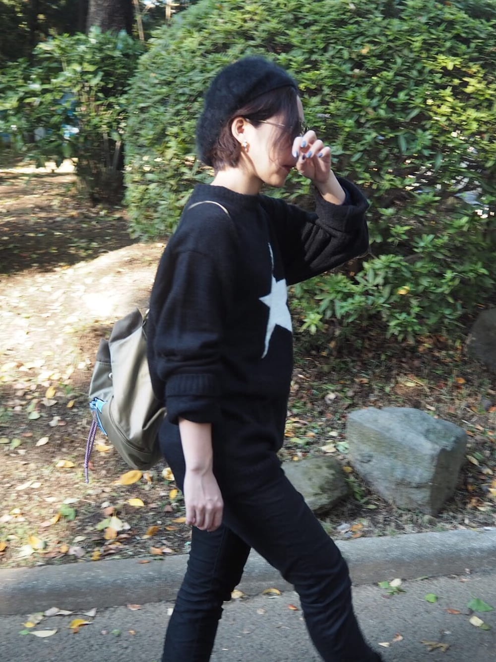 「黒、ブラックコーデ、TK、ベレー帽、星柄、knit、ニット」｜「tk.TAKEO KIKUCHIのSTARモヘアニット（ニット/セーター、ブラック系）」を使った、enne..さん（レディース・160cm）の秋コーディネートの1枚目の写真