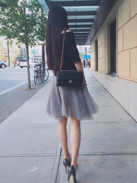 「CHANEL（シャネル）のアイテム（クラッチバッグ、ブラック系）」を使った、JOJOさん（レディース・170cm）の夏コーディネート