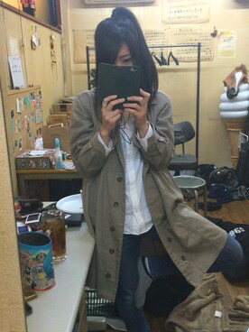 「ポニーテール」｜「アイテム（トレンチコート）」を使った、まなさん（レディース・155cm）の春コーディネート