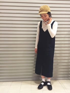 「Nepenthes×Tricker's（ネペンテス×トリッカーズ）のアイテム」を使った、つなしまあゆみさん（レディース・153cm）の春コーディネート