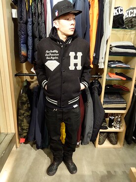 「HUF」｜「アイテム（スタジャン）」を使った、ブラックストアさん（メンズ・176cm）の冬コーディネート