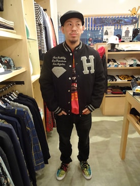 Diamond SUPPLY CO.のスタジャンを使った人気ファッション 