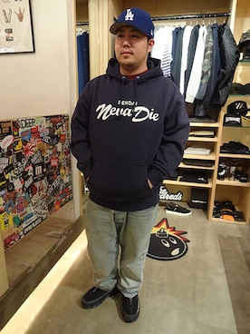 「cassettepunch.（カセットパンチ）のアイテム（パーカー）」を使った、ブラックストアさん（メンズ・167cm）の春コーディネート