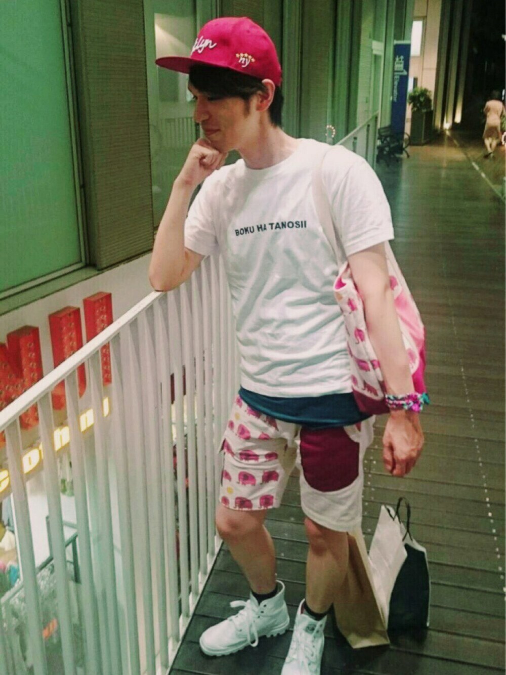「NIRAME.CO、食事会、祐天寺、ハーフパンツ、ボクタノ、自作、Tシャツ、PALLADIUM」｜「ボクタノTシャツのアイテム（Tシャツ/カットソー、ホワイト系）」を使った、まなとさん（メンズ・181cm）の夏コーディネートの1枚目の写真