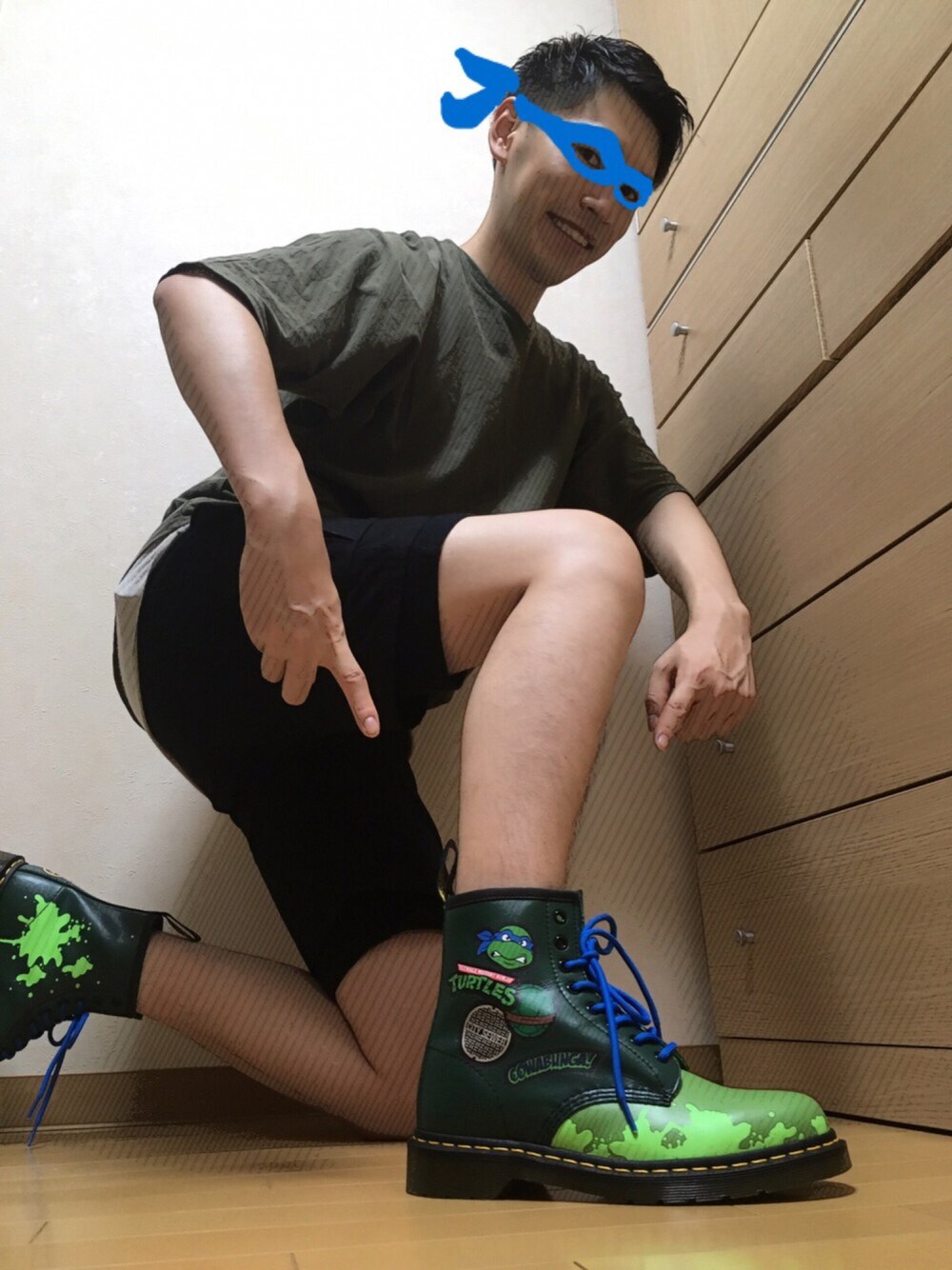 「Dr.Martens、ドクターマーチン、タートルズ、merph、ハーフパンツ、ドルマン、ブーツ」｜「Dr. Martensのアイテム（ブーツ、グリーン系）」を使った、まなとさん（メンズ・181cm）の夏コーディネートの1枚目の写真