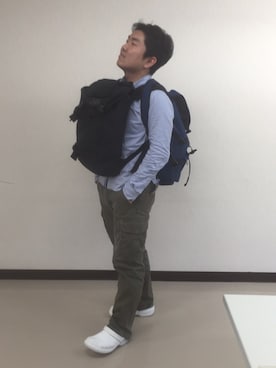 「アイテム（カーゴパンツ、ブラウン系）」を使った、わたるんさん（メンズ・165cm）の春コーディネート