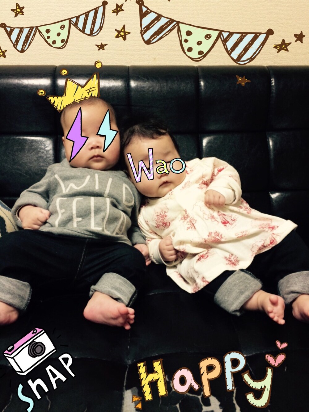 「双子コーデ、赤ちゃん、babygap、ユニクロ」｜「babyGAPのアイテム（スウェット、グレー系）」を使った、ニャンまるさん（キッズ・60cm）の冬コーディネートの1枚目の写真