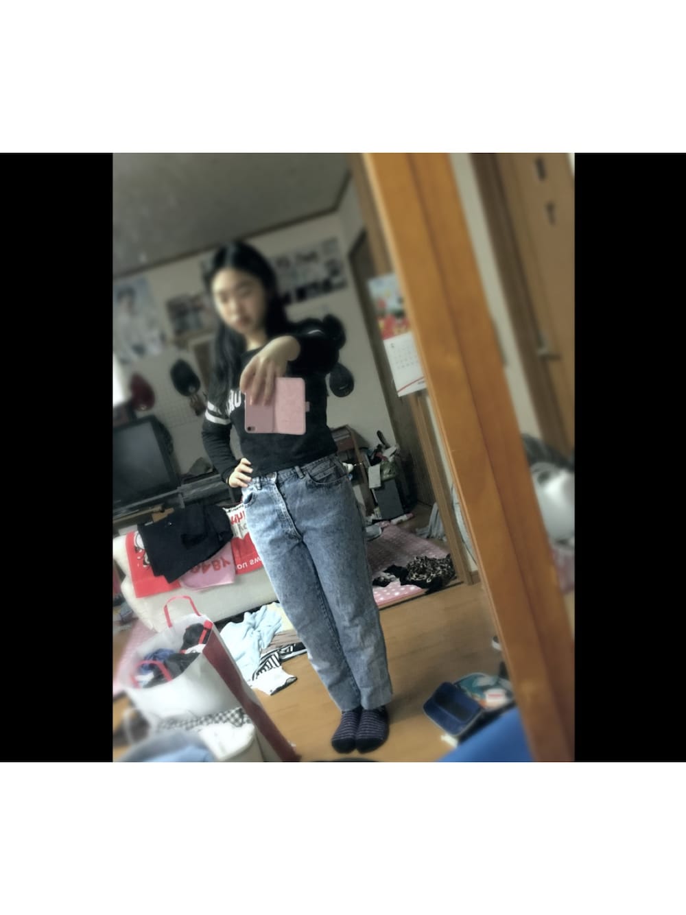 「denim、グッズ参戦、NEWS、quartetto」｜「WEGOのアイテム（Tシャツ/カットソー、ブラック系）」を使った、はむはむさん（レディース・153cm）の春コーディネートの1枚目の写真