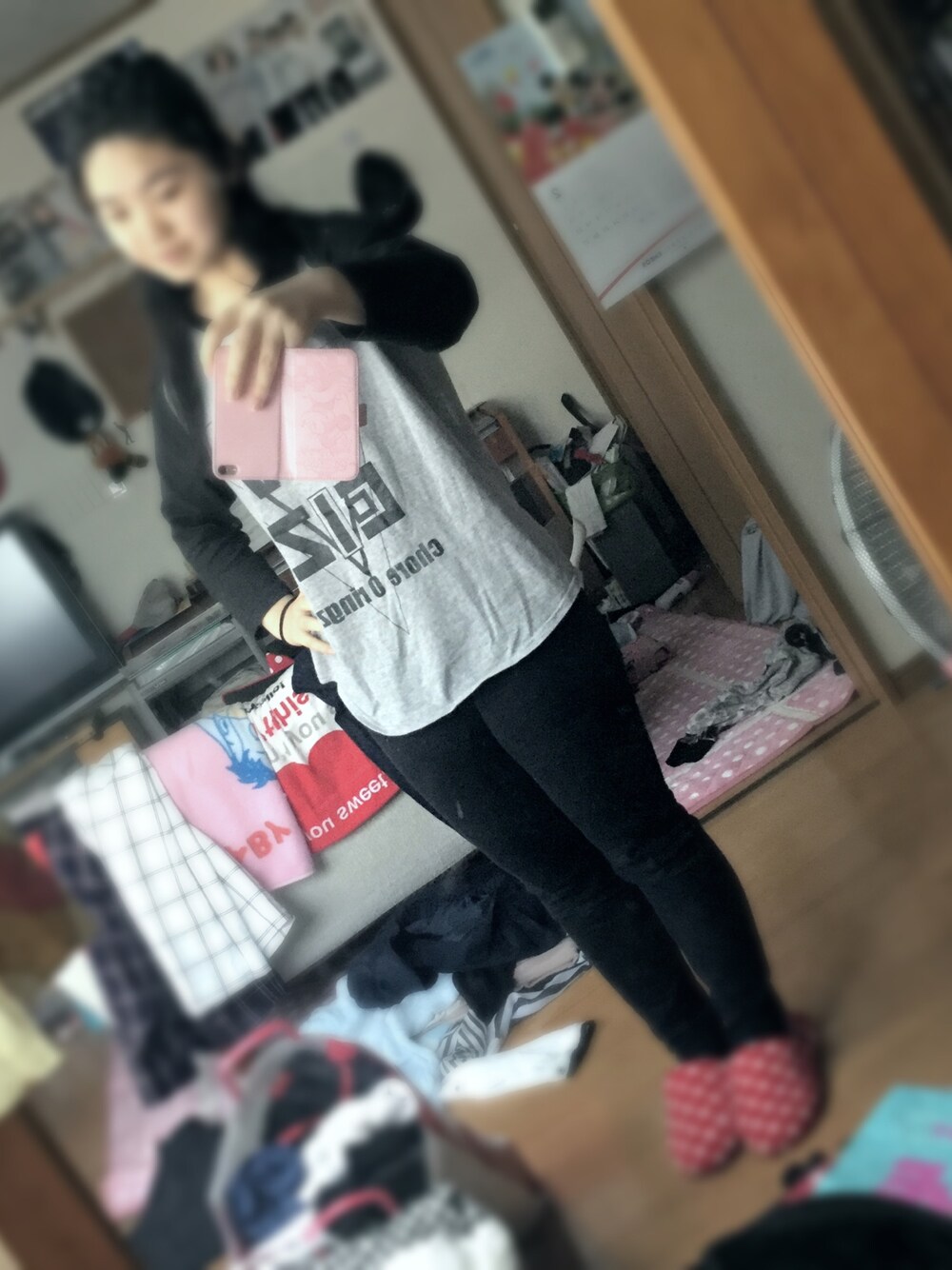 「UNIQLO」｜「choreOringzのアイテム（Tシャツ/カットソー、グレー系）」を使った、はむはむさん（レディース・153cm）の春コーディネートの1枚目の写真